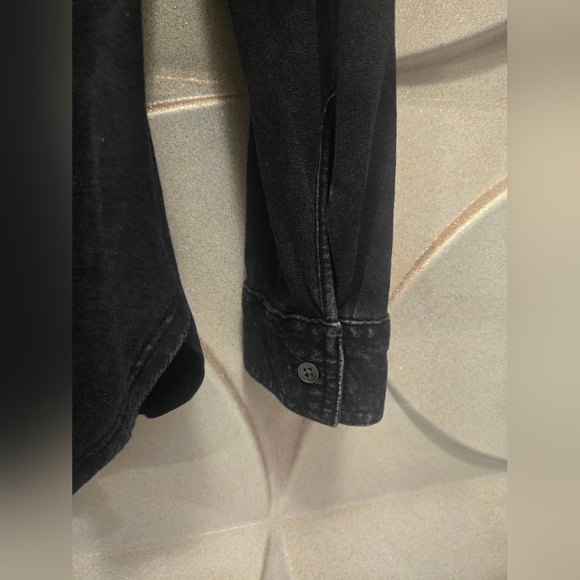 Rock & Republic Women's Button Up Shirt Size XS Black Distressed - Picture 4 of 5